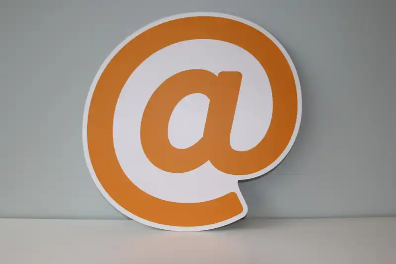 Different ways to send an email with Golang